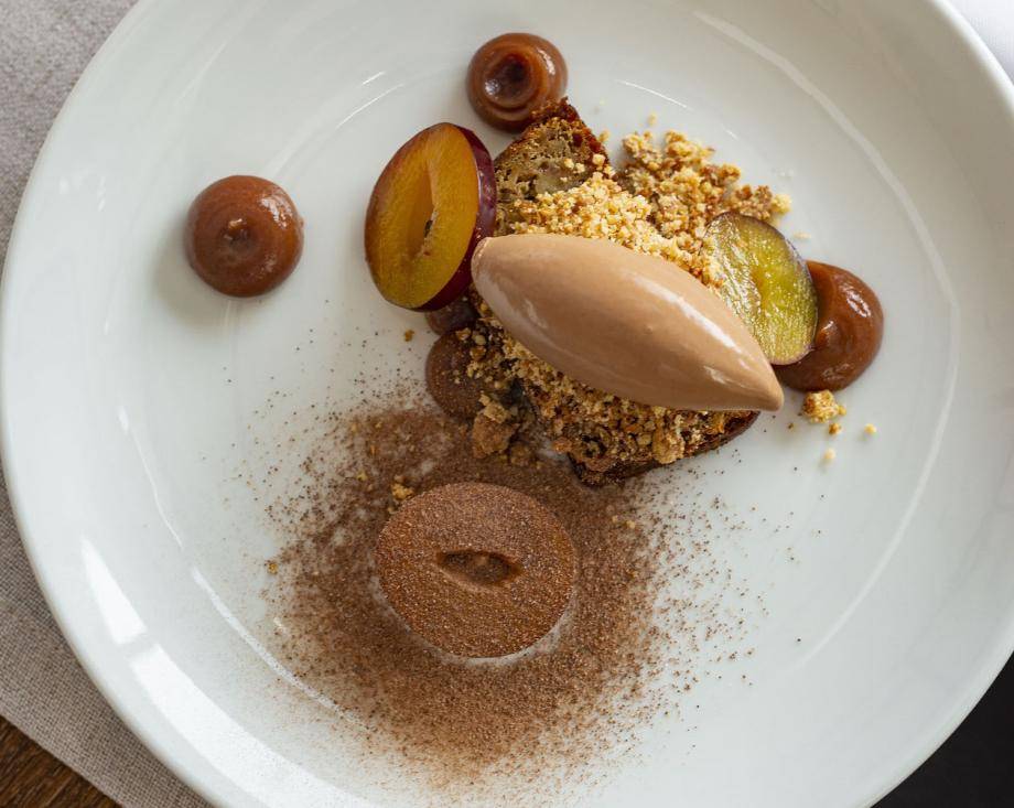A plated dessert from Chef Oskar Wierwiorski