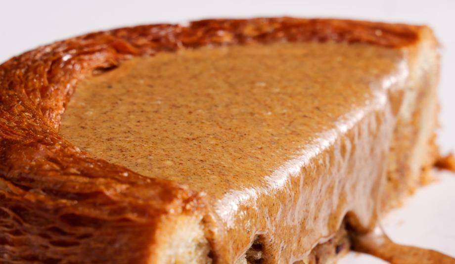 galettes des rois almond paste cross section