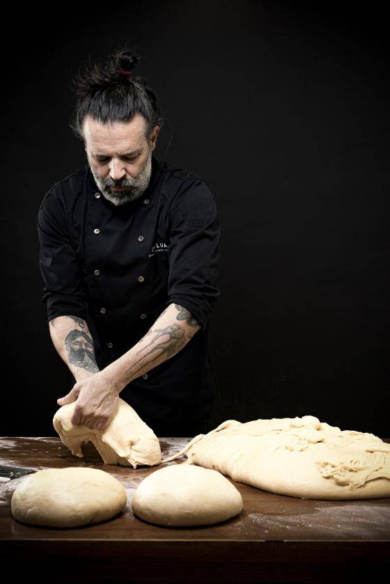 Piezas de navidad, panettone y bollería