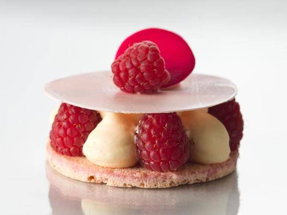 Criações de Vitrine – Confeitaria Moderna com o Chef Caio Corrêa